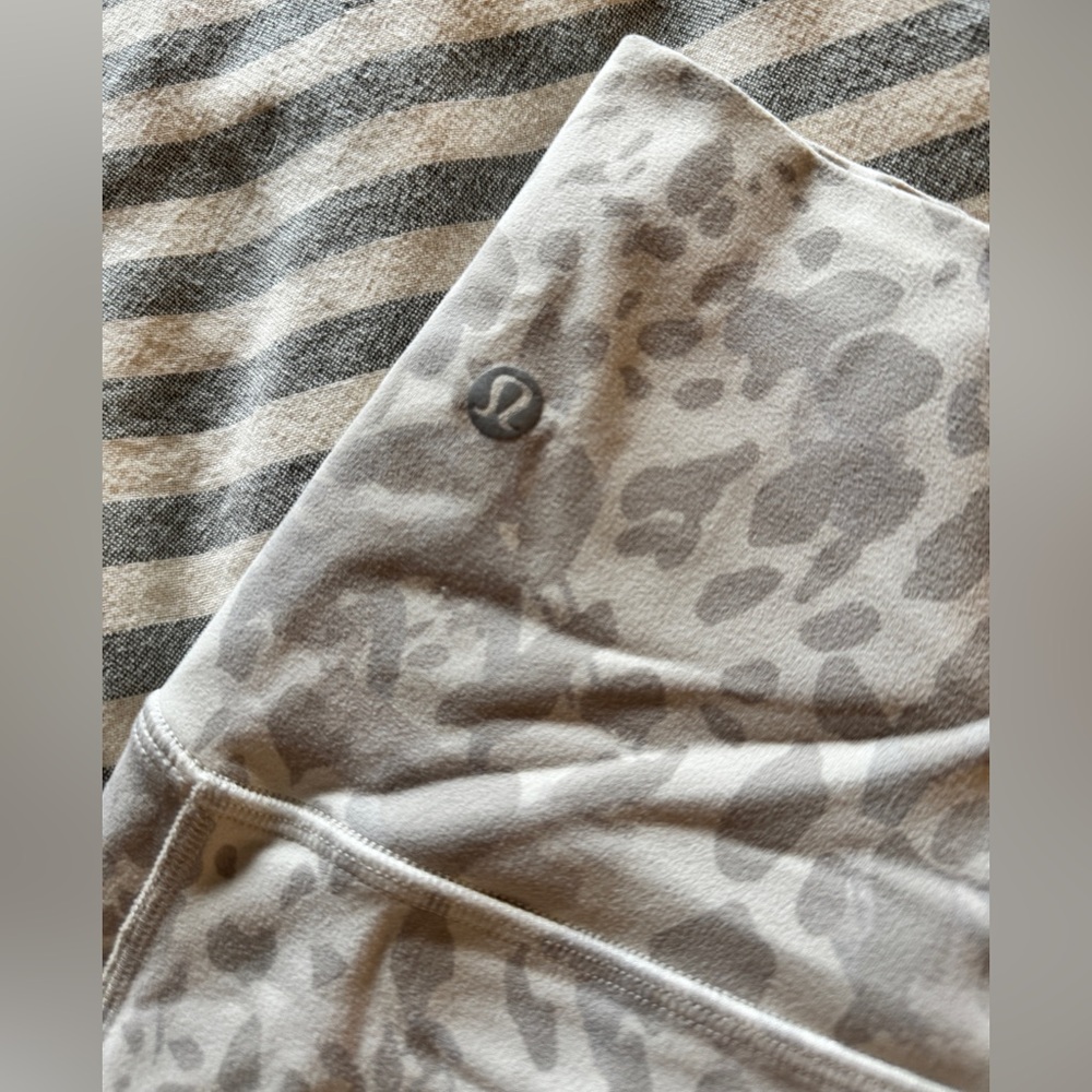 Lululemon Align Gray Leopard Patterned Leggings S… - image 1
